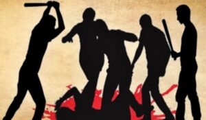 पति को पीटा, पत्नी को ब्लेड से किया लहूलुहान