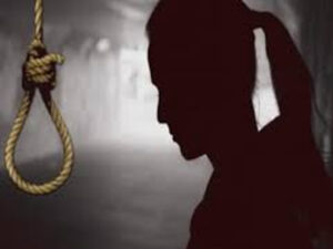 कानपुर देहात में महिला ने घर में फांसी लगाकर दी जान