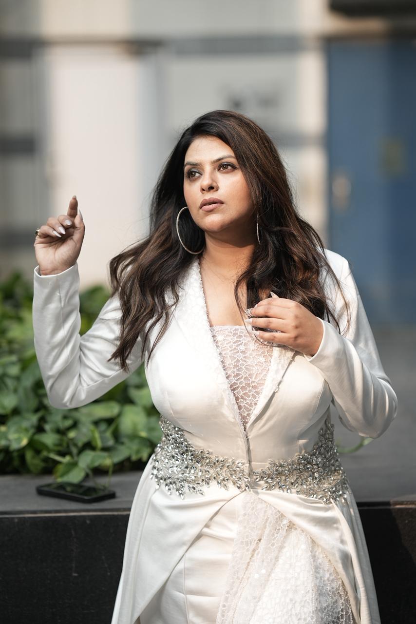 मुझे अपनी आध्यात्मिक यात्राएँ पसंद हैं और मैं अक्सर उज्जैन महाकाल और जयपुर गोविंद देव जी जाती हूँ: देवांगना चौहान