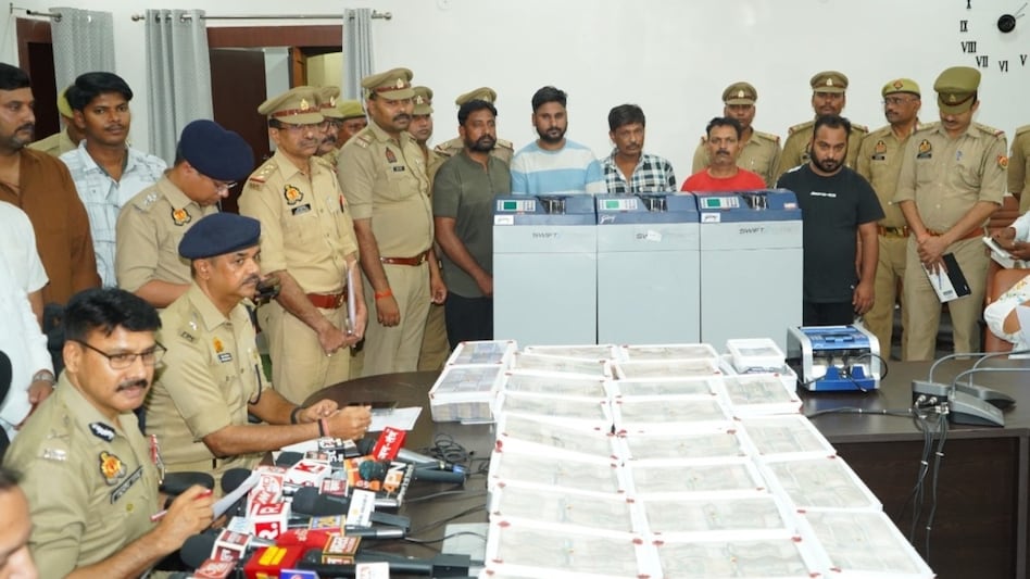 कानपुर में ऑनलाइन IPL सट्टा गैंग का भंडाफोड़, 3.91 करोड़ बरामद, 5 आरोपी गिरफ्तार