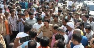 कानपुर में कारोबारी की गोली मारकर हत्या, बाजार बंद कर व्यापारियों का प्रदर्शन