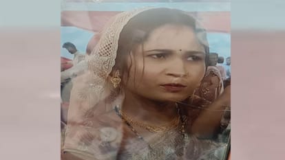 सीआरपीएफ जवान की पत्नी संदिग्ध हालात में मृत मिली, घर के फर्श पर पड़ा था शव